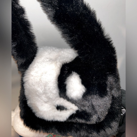 New Fuzzy Black/White YingYang Purse ☯️💜🫶🏻 - Picture 3 of 8